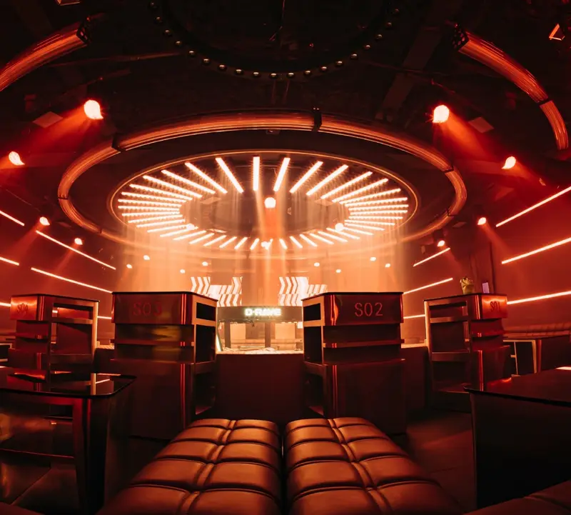 Vòng sáng 360° và khu booth VIP tại Drave Club