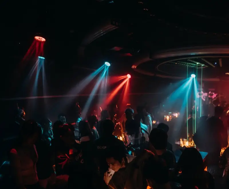 Sàn nhảy Drave Club rực sáng đêm cuối tuần